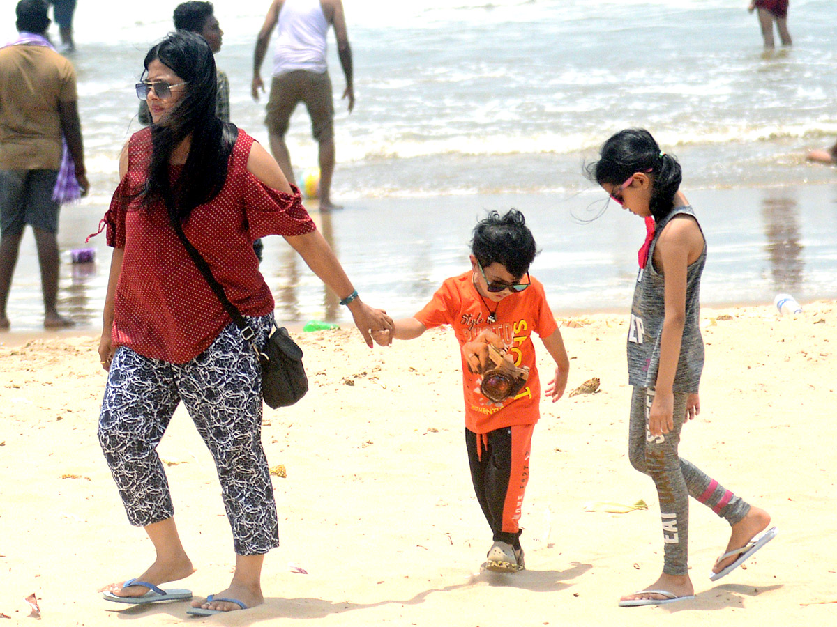 People are Enjoying Sea Bath at Rushikonda Beach Visakhapatnam - Sakshi2