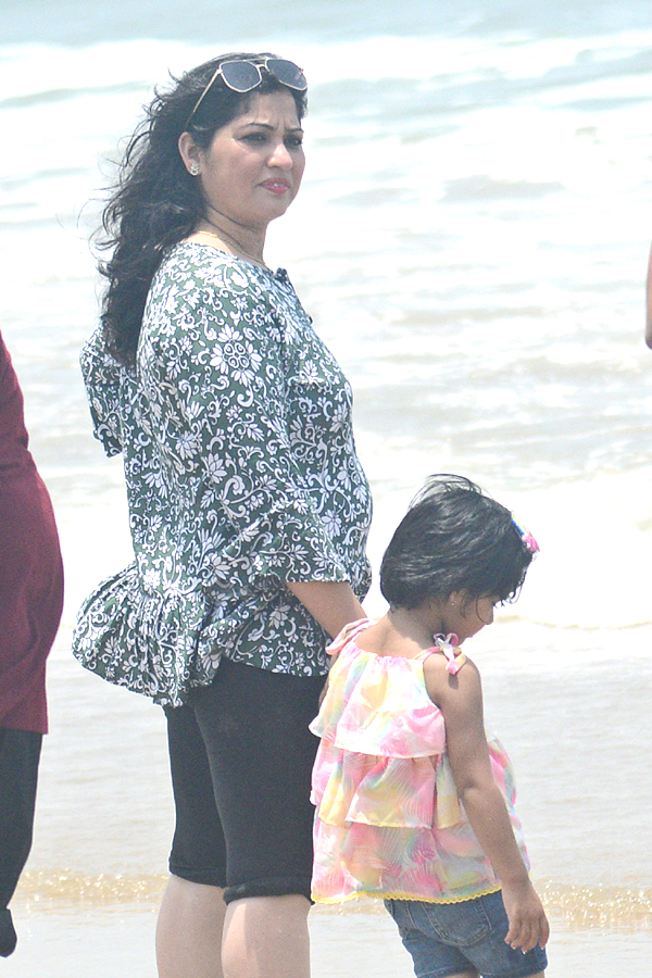 People are Enjoying Sea Bath at Rushikonda Beach Visakhapatnam - Sakshi8