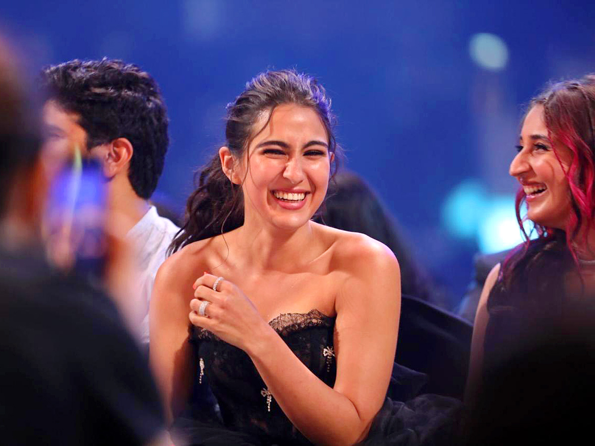 Stars Dazzle IIFA Rocks 2022 Green Carpet Photos - Sakshi8