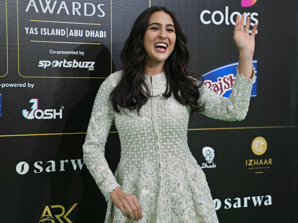 Stars Dazzle IIFA Rocks 2022 Green Carpet Photos - Sakshi41