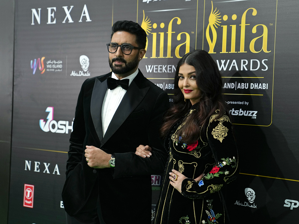 Stars Dazzle IIFA Rocks 2022 Green Carpet Photos - Sakshi47