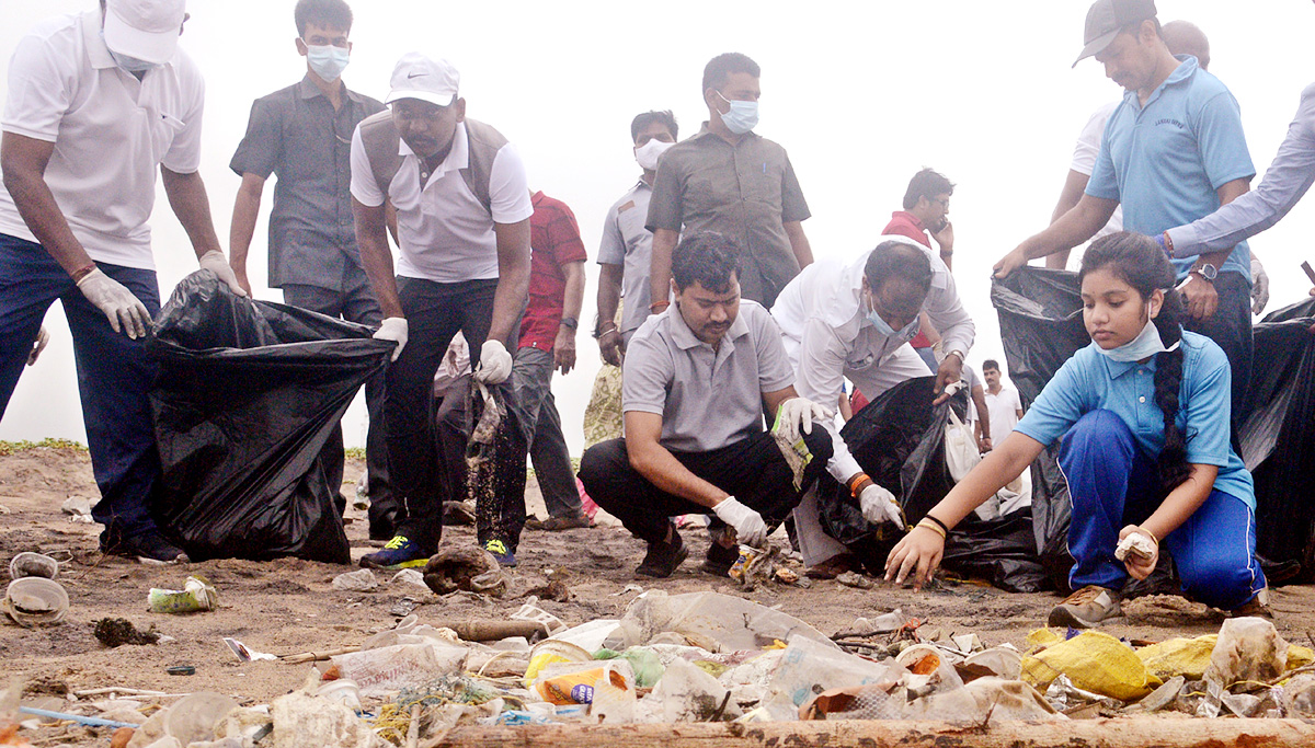 GVMC launches ban on single-use plastic in Visakhapatnam - Sakshi18