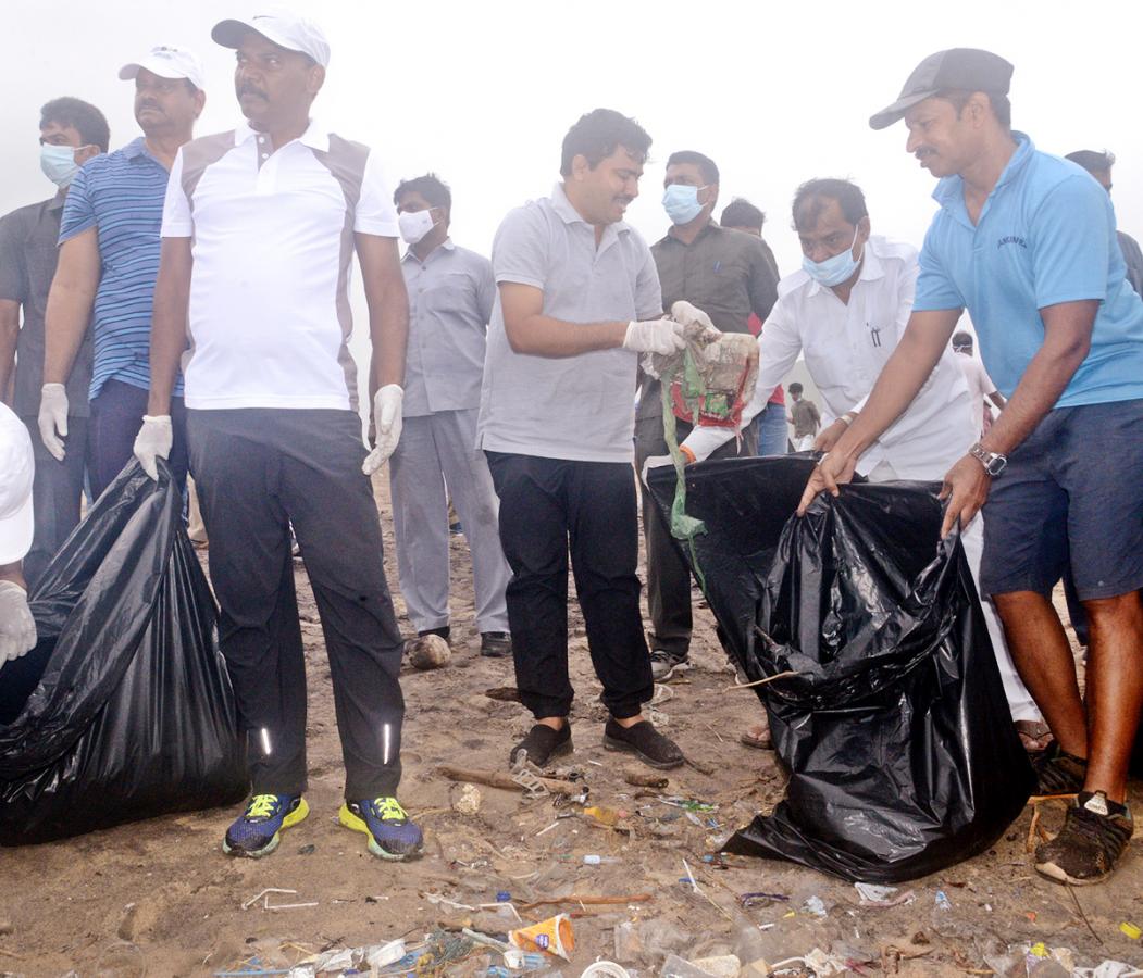 GVMC launches ban on single-use plastic in Visakhapatnam - Sakshi19