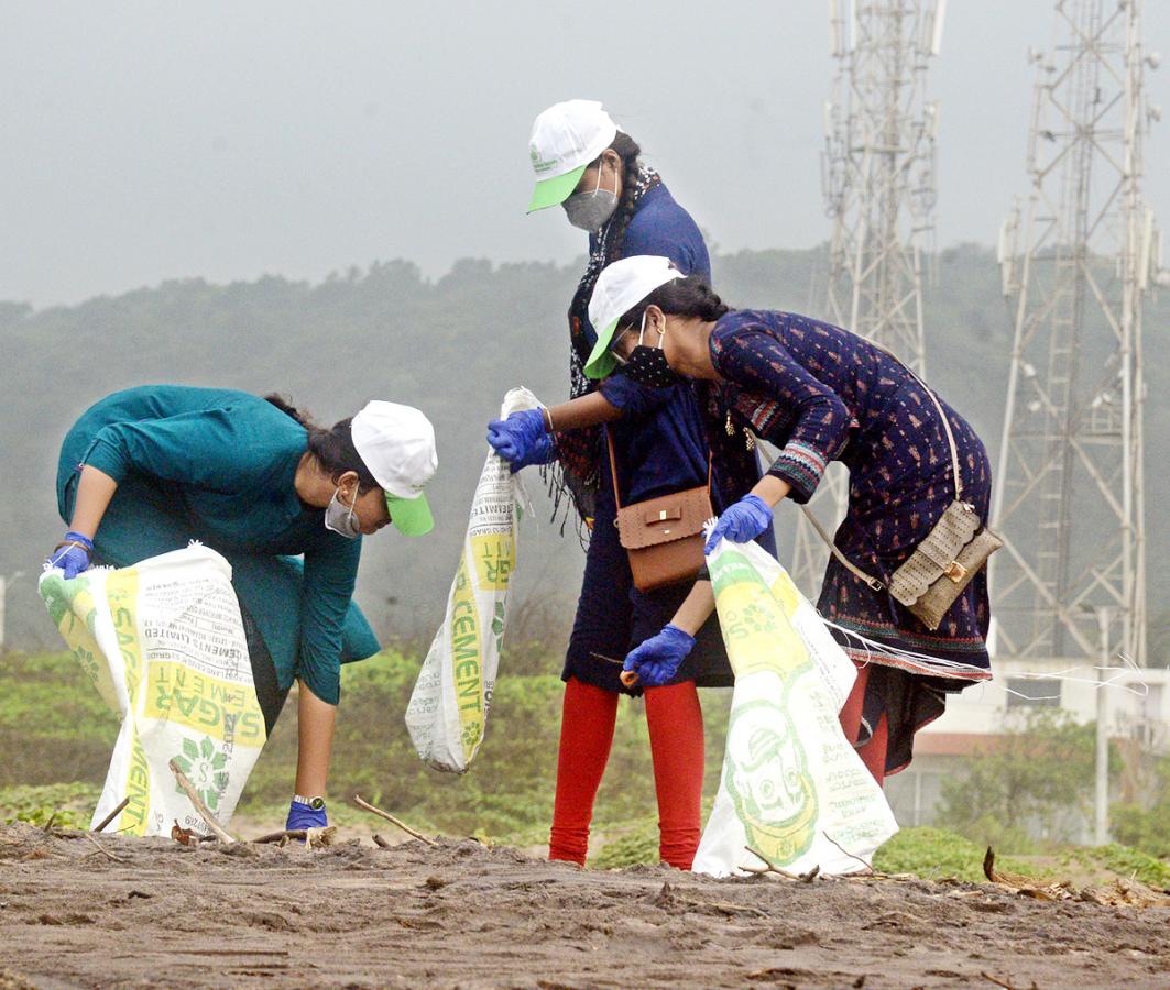 GVMC launches ban on single-use plastic in Visakhapatnam - Sakshi1