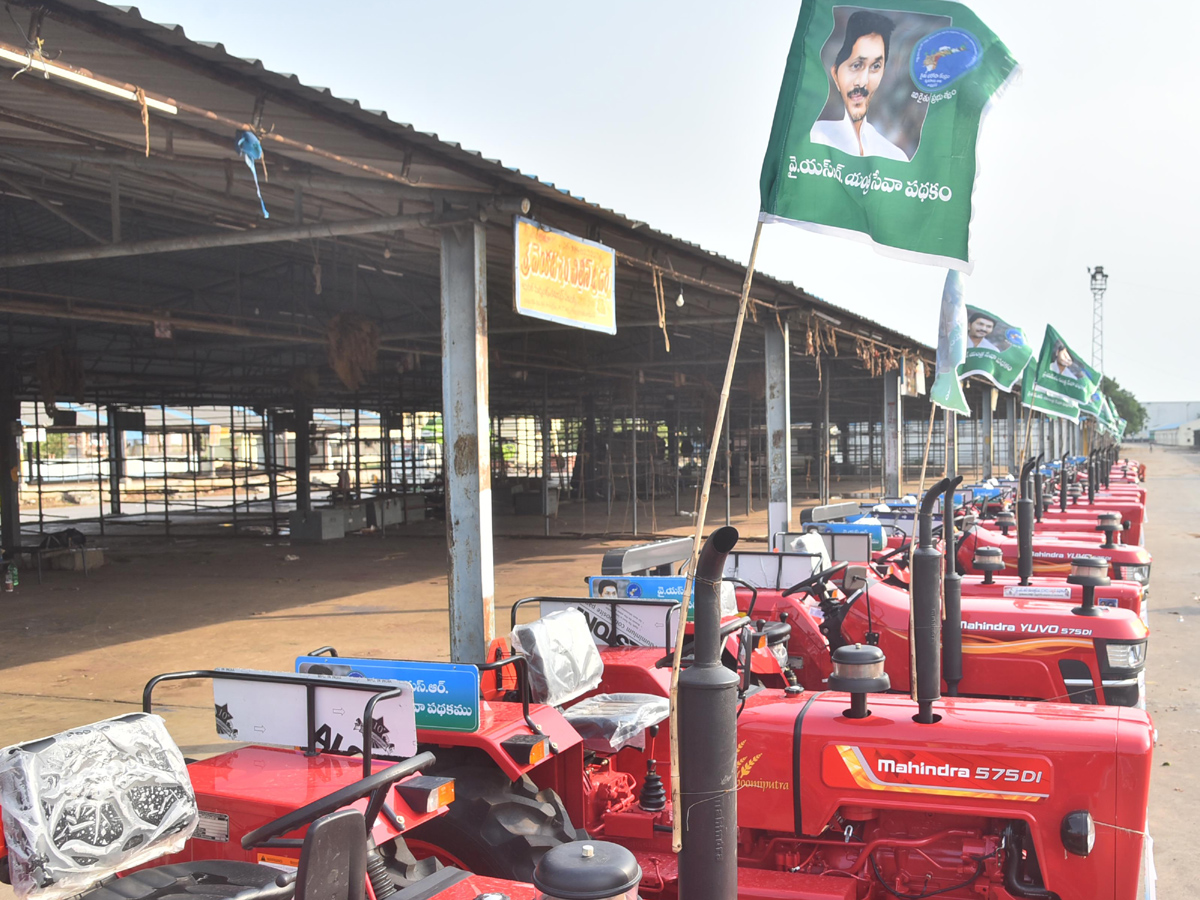 CM YS Jagan to Launch YSR Yantra Seva Scheme PHoto Gallery - Sakshi11