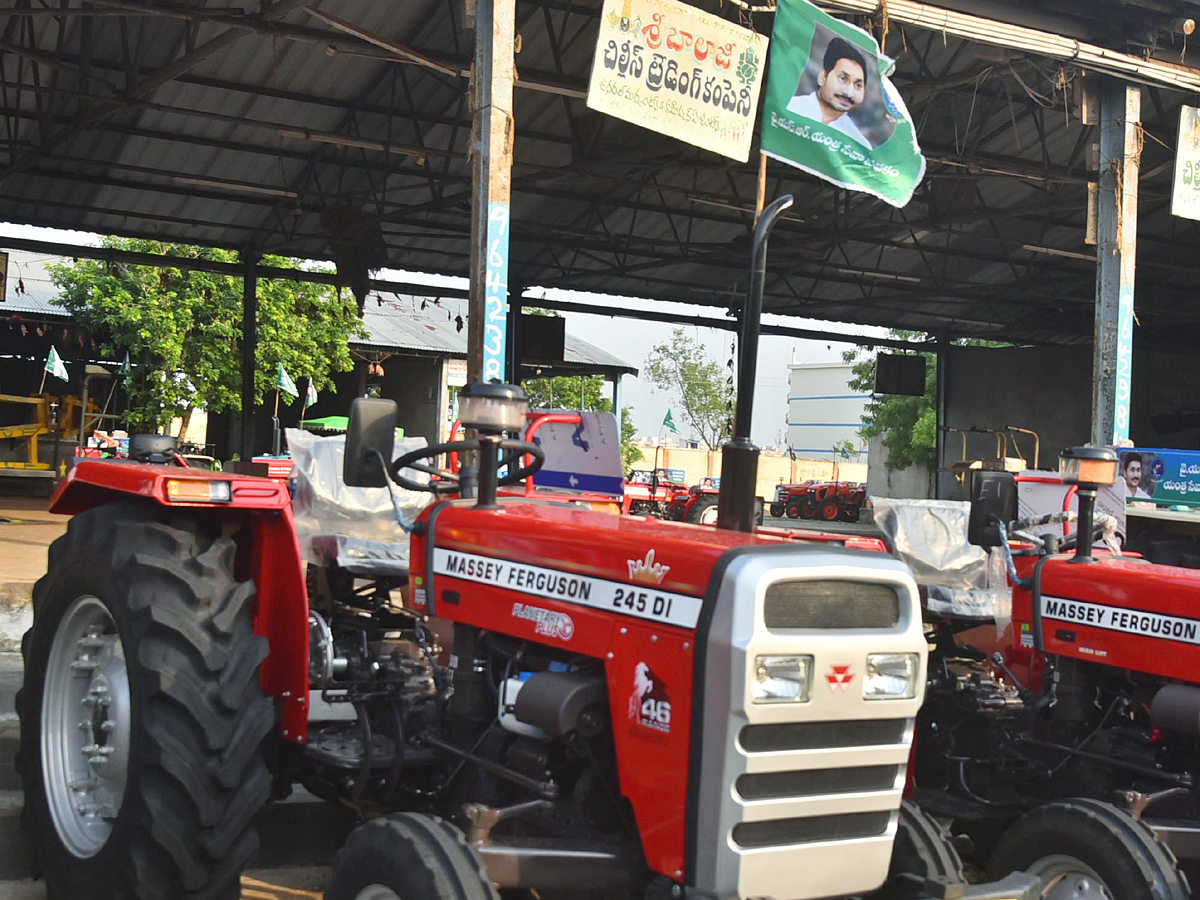 CM YS Jagan to Launch YSR Yantra Seva Scheme PHoto Gallery - Sakshi9