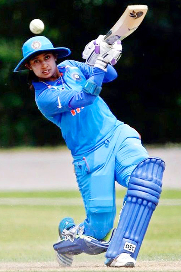 Mithali Raj announces retirement from International cricket Photo Gallery - Sakshi2