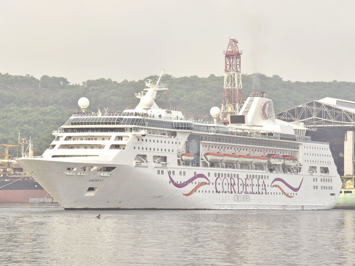 Luxury Ship Cordelia Cruise Arrived In Vizag Photos - Sakshi28