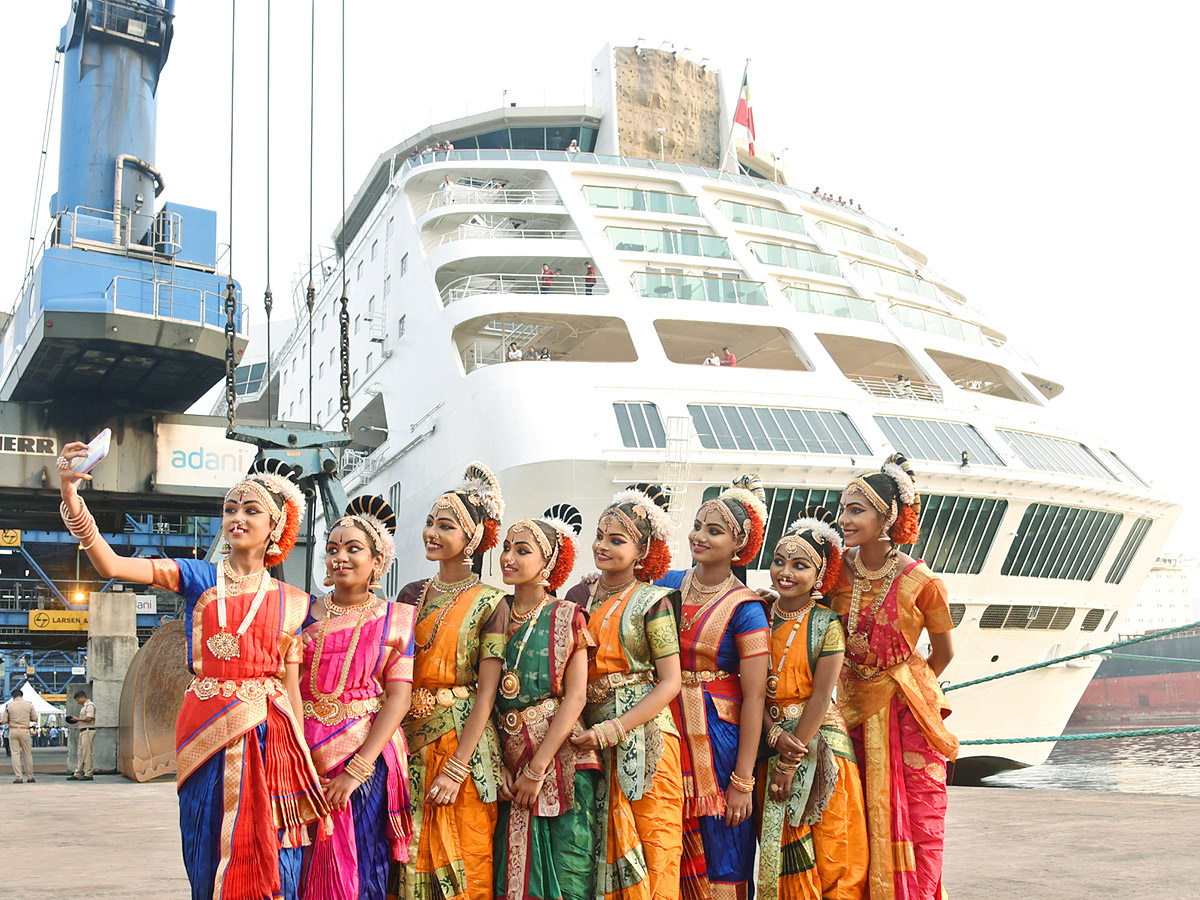 Luxury Ship Cordelia Cruise Arrived In Vizag Photos - Sakshi33