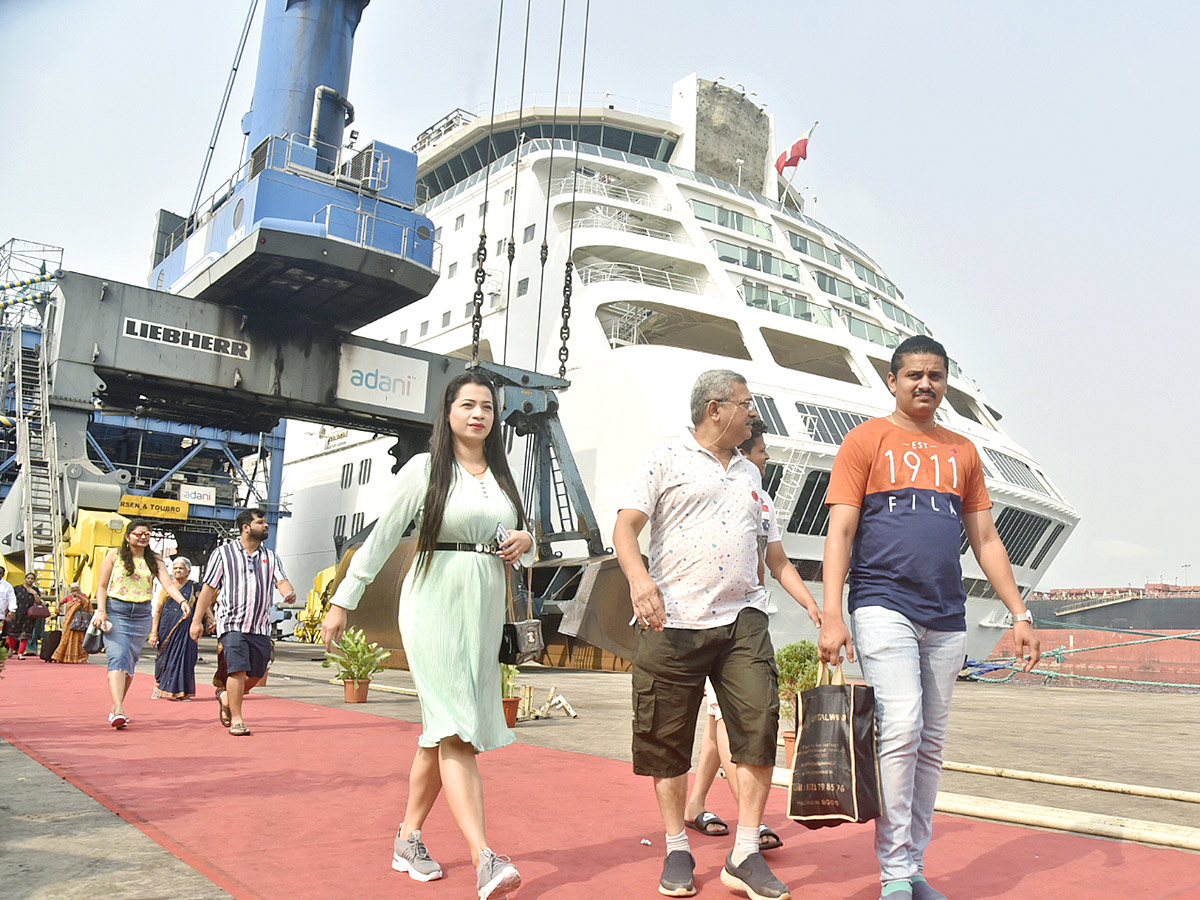 Luxury Ship Cordelia Cruise Arrived In Vizag Photos - Sakshi41