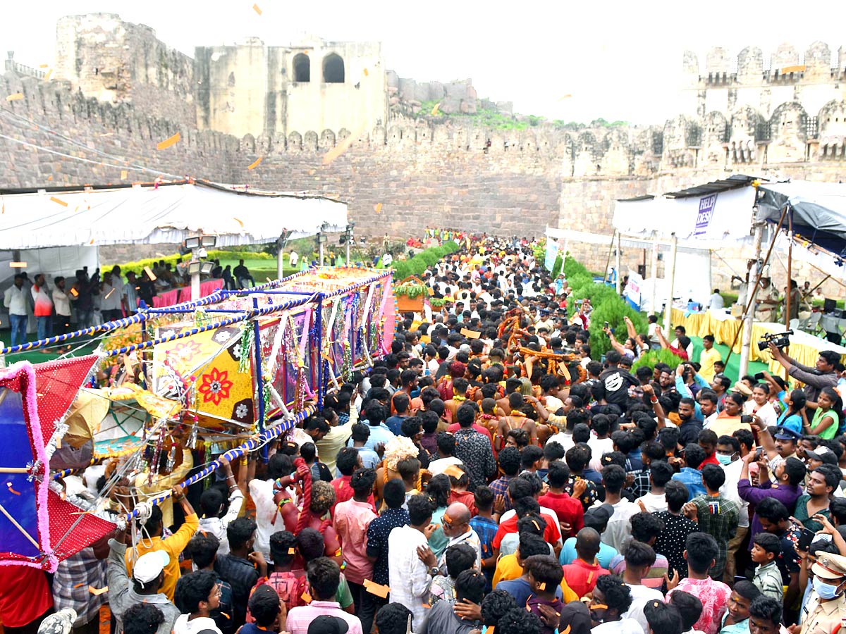 Bonalu Festival 2022 Celebrations At Golconda Fort - Sakshi6