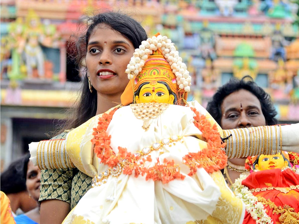 Bonalu Celebrations In Kanaka Durga Temple at Vijayawada Photo Gallery - Sakshi2