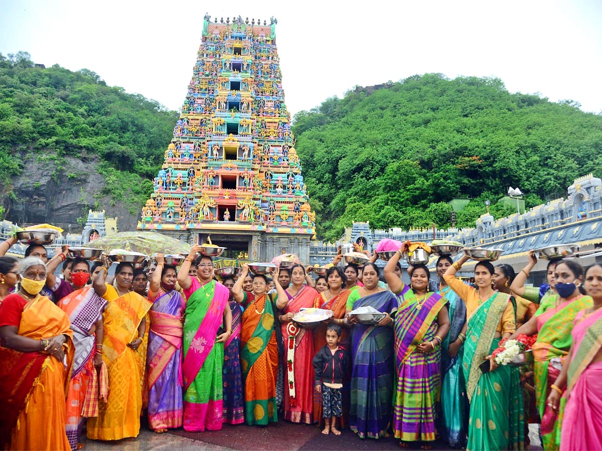 Bonalu Celebrations In Kanaka Durga Temple at Vijayawada Photo Gallery - Sakshi1