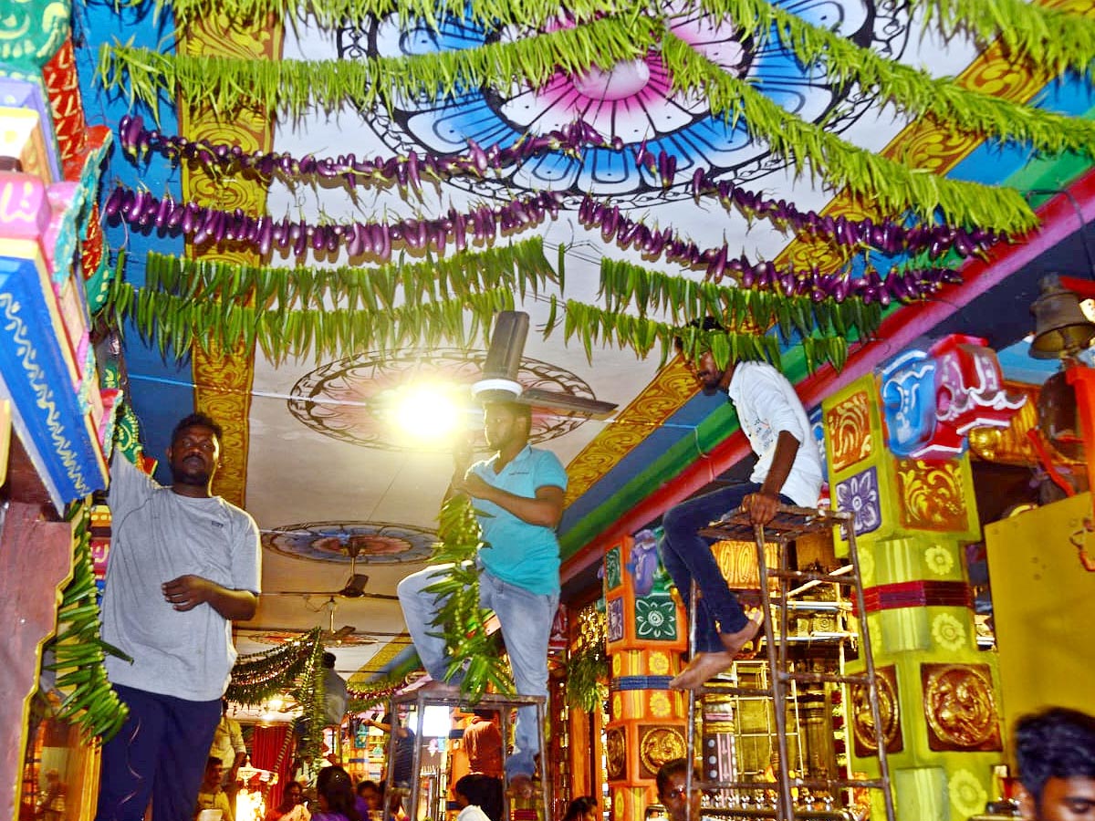 Bonalu Celebrations In Kanaka Durga Temple at Vijayawada Photo Gallery - Sakshi4