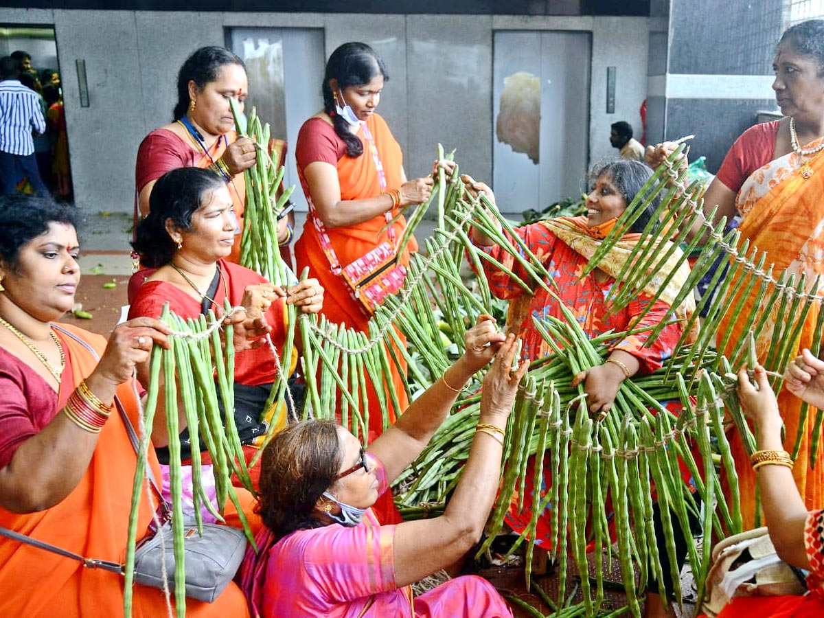 Bonalu Celebrations In Kanaka Durga Temple at Vijayawada Photo Gallery - Sakshi5