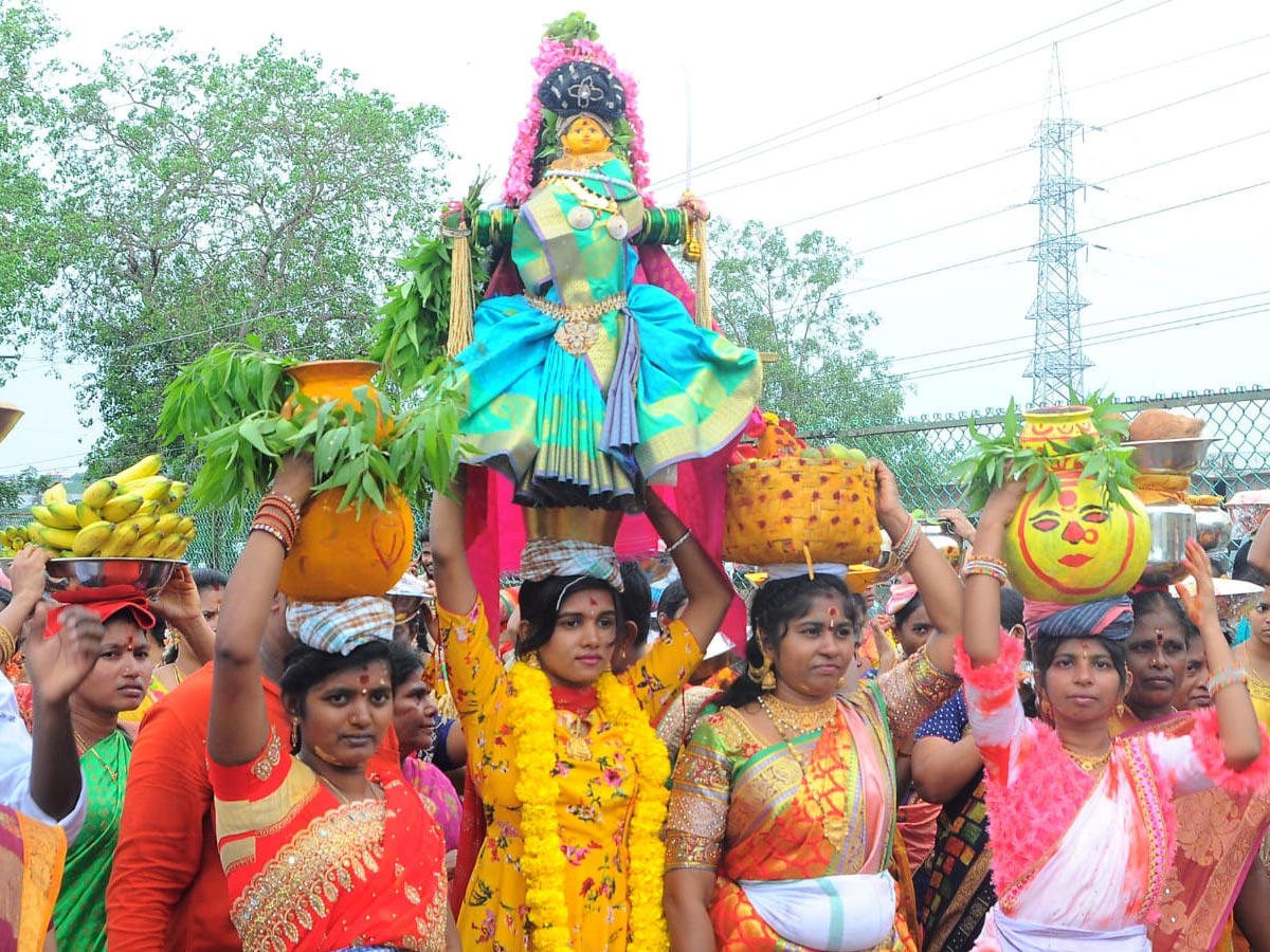 Bonalu Celebrations In Kanaka Durga Temple at Vijayawada Photo Gallery - Sakshi7