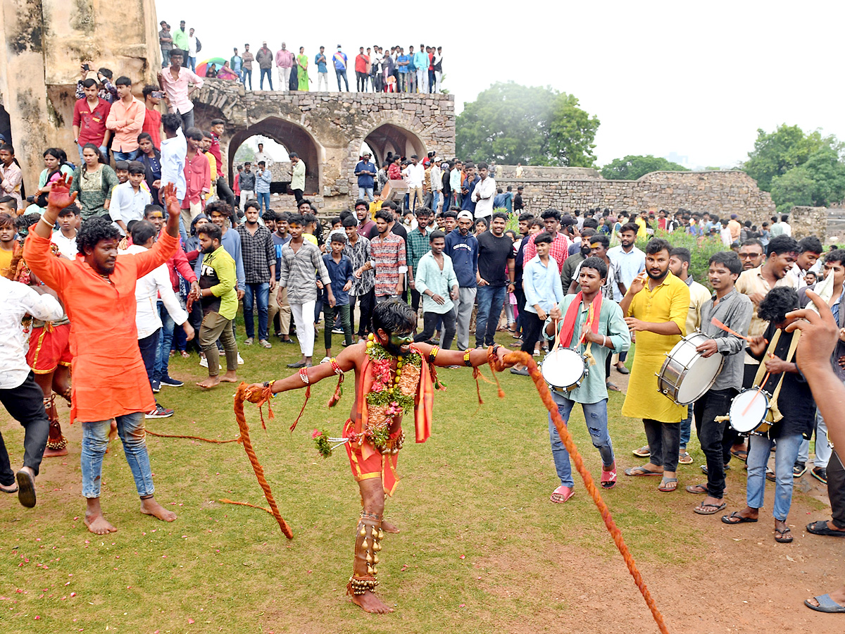 Bonalu Festival 2022 Celebrations At Golconda Fort Photo Gallery - Sakshi2