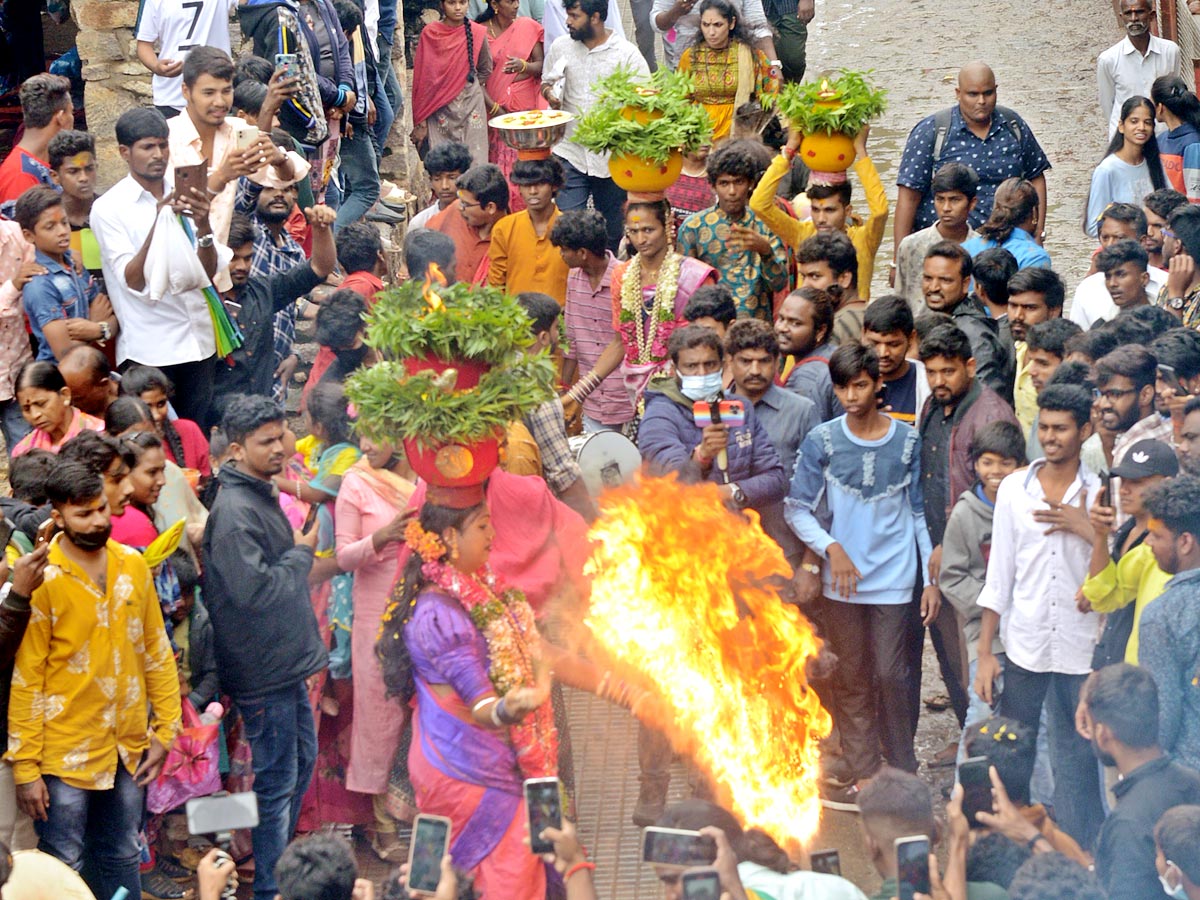 Bonalu Festival 2022 Celebrations At Golconda Fort Photo Gallery - Sakshi27