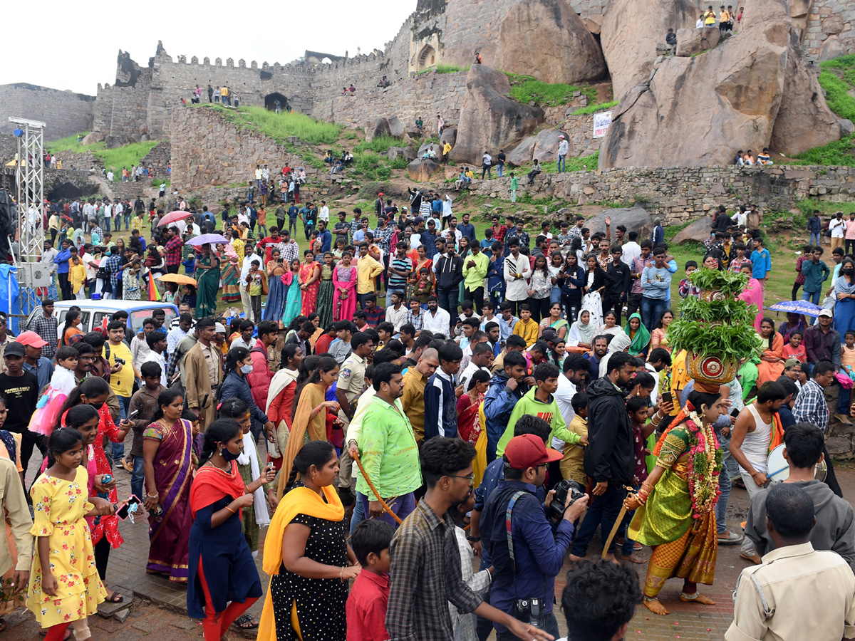 Bonalu Festival 2022 Celebrations At Golconda Fort Photo Gallery - Sakshi4