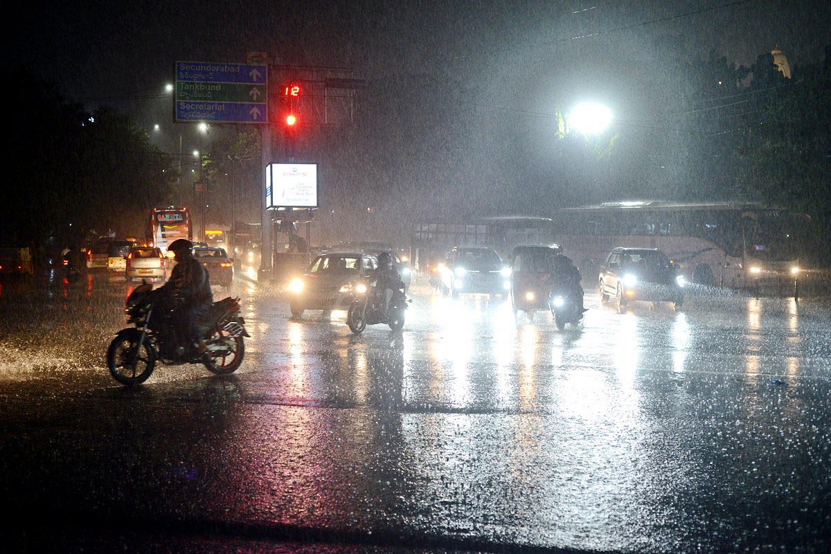 Heavy Rain In Hyderabad Photo Gallery  - Sakshi2