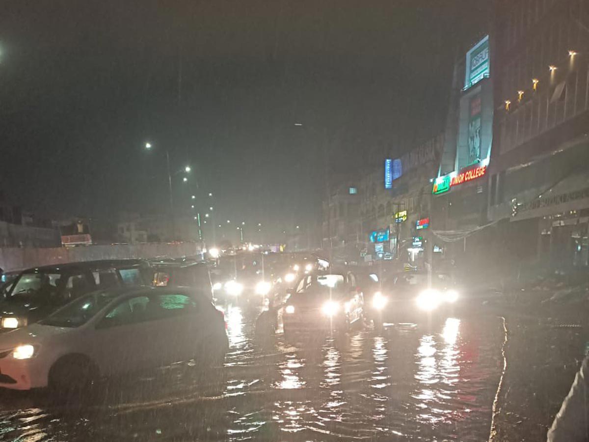 Heavy Rain In Hyderabad Photo Gallery  - Sakshi11