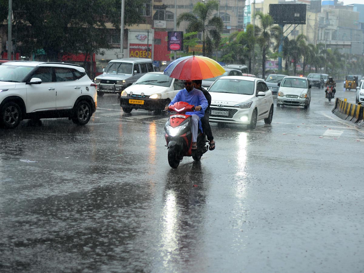 Heavy Rain In Hyderabad Photo Gallery  - Sakshi14