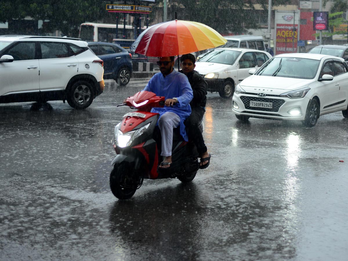 Heavy Rain In Hyderabad Photo Gallery  - Sakshi15