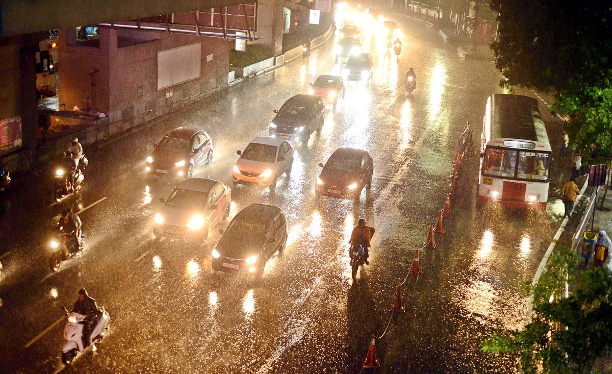 Heavy Rain In Hyderabad Photo Gallery  - Sakshi5