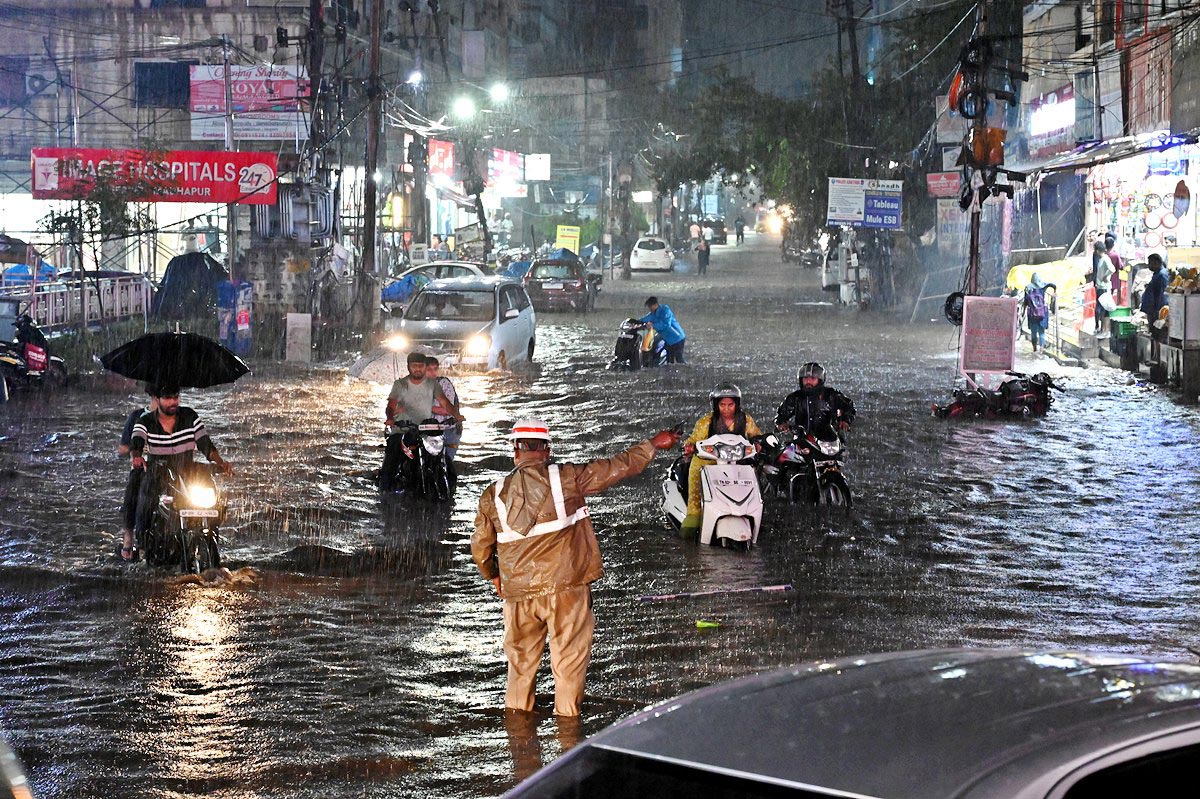 Heavy Rain In Hyderabad Photo Gallery  - Sakshi7