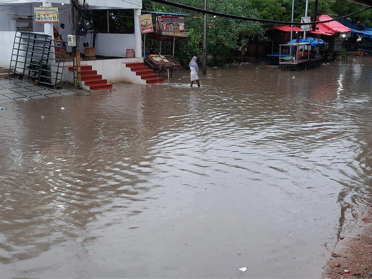 Heavy Rain In Hyderabad Photo Gallery  - Sakshi8