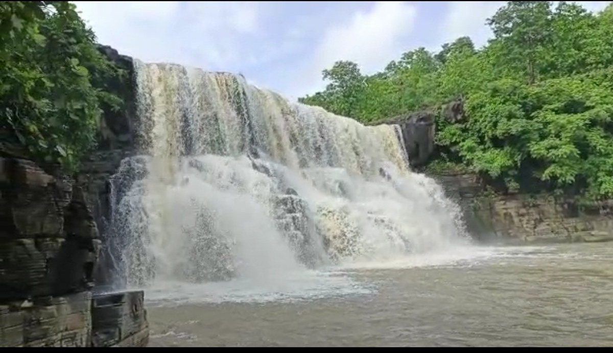 Heavy Rainfall Lashes Telangana Amazing Waterfalls Latest Photos - Sakshi5