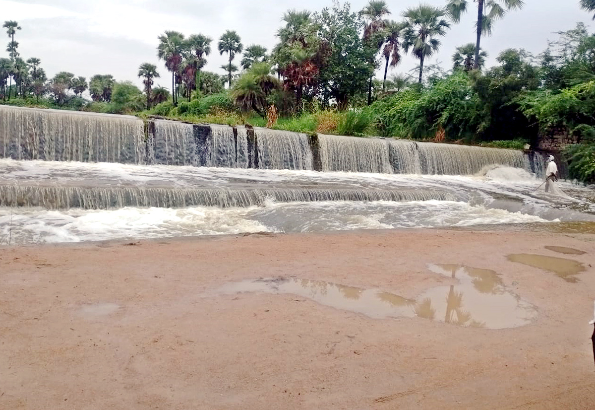 Heavy Rainfall Lashes Telangana Amazing Waterfalls Latest Photos - Sakshi23