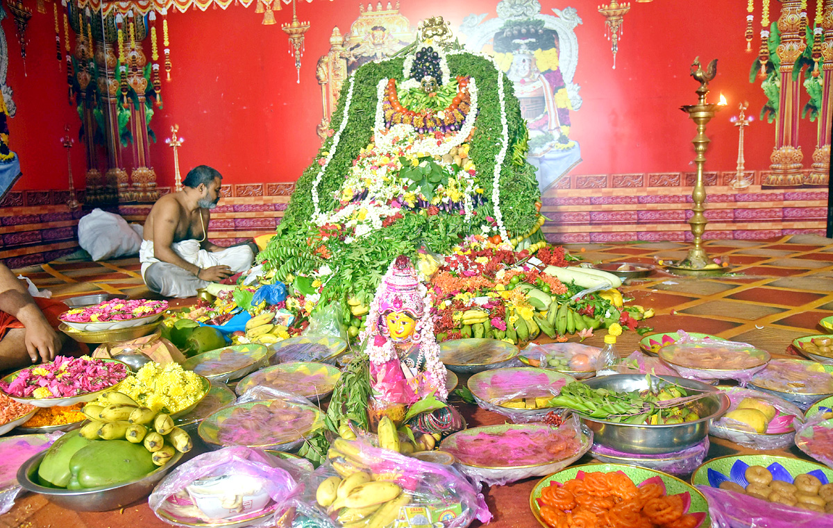 Vijayawada : Shakambari Utsav at Kanaka Durga Temple - Sakshi2