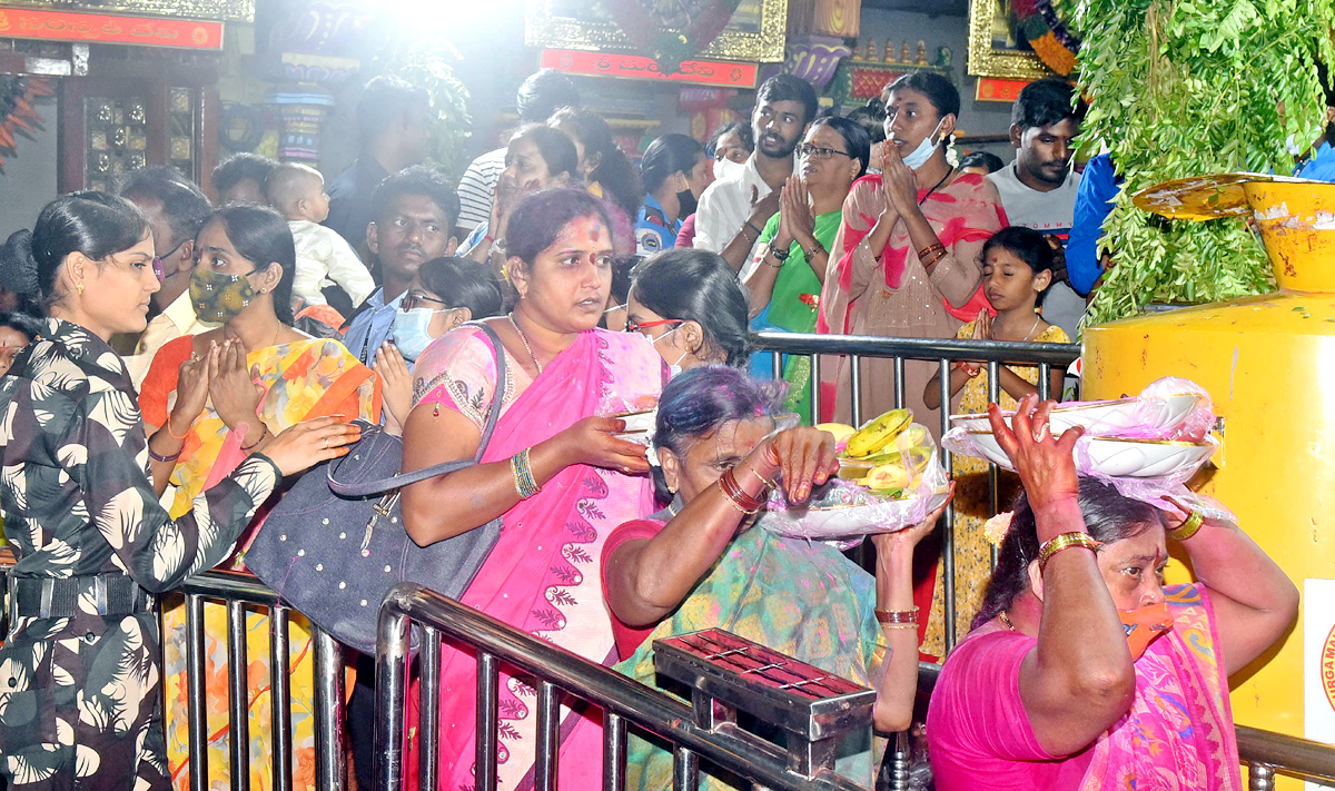 Vijayawada : Shakambari Utsav at Kanaka Durga Temple - Sakshi32