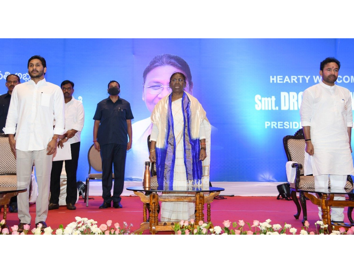 NDA Presidential Candidate Draupadi Murmu AP Tour photo Gallery - Sakshi5