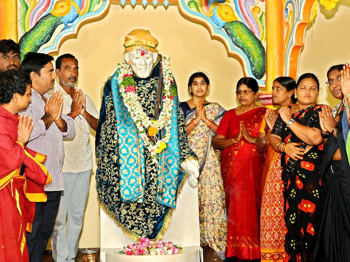 Guru Purnima Celebrations Across Telugu States Photos - Sakshi11