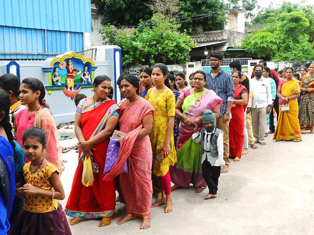 Guru Purnima Celebrations Across Telugu States Photos - Sakshi14