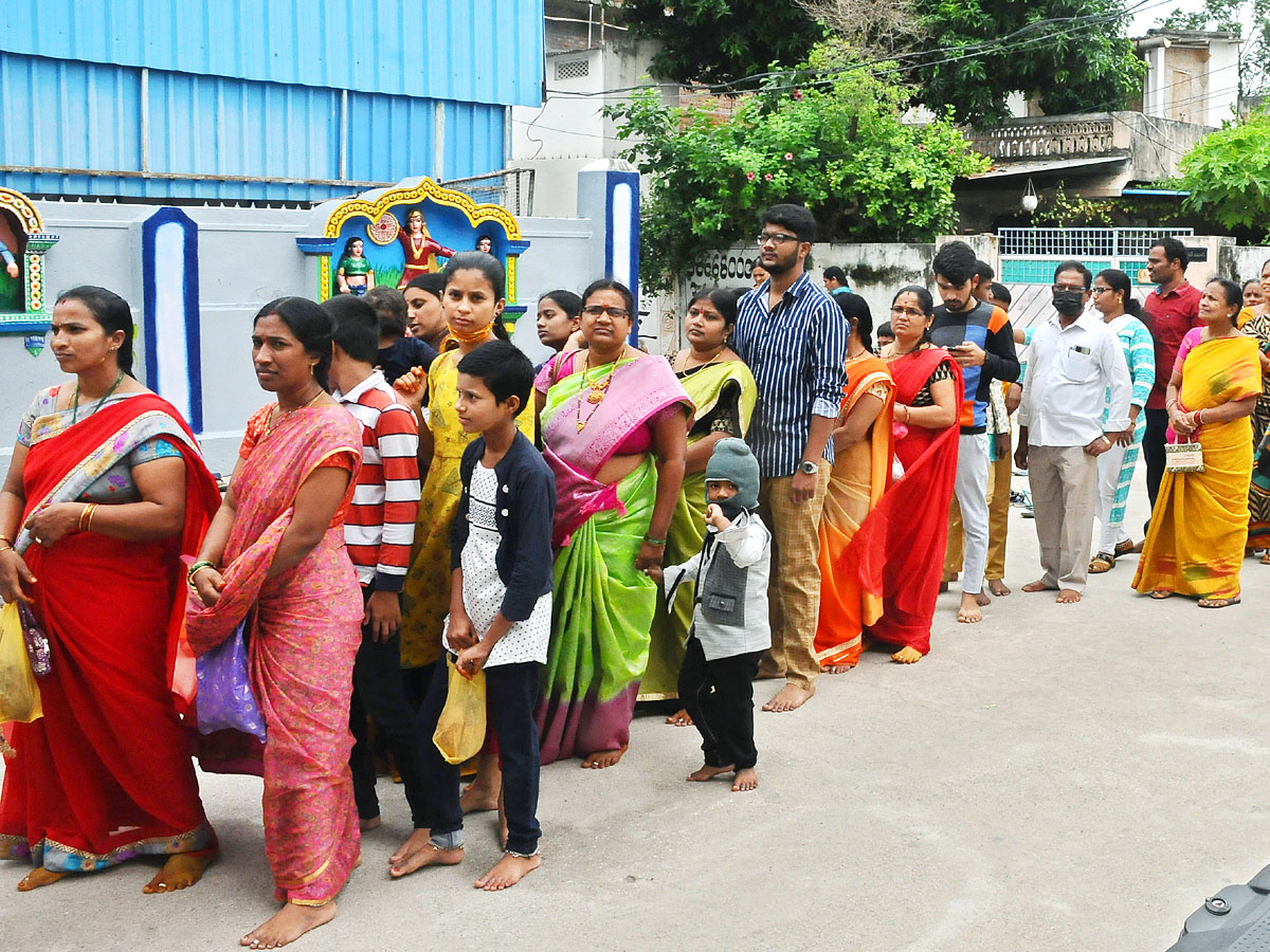 Guru Purnima Celebrations Across Telugu States Photos - Sakshi17