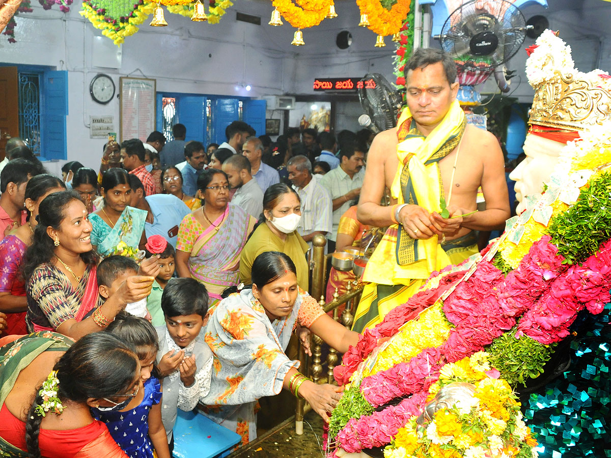 Guru Purnima Celebrations Across Telugu States Photos - Sakshi3