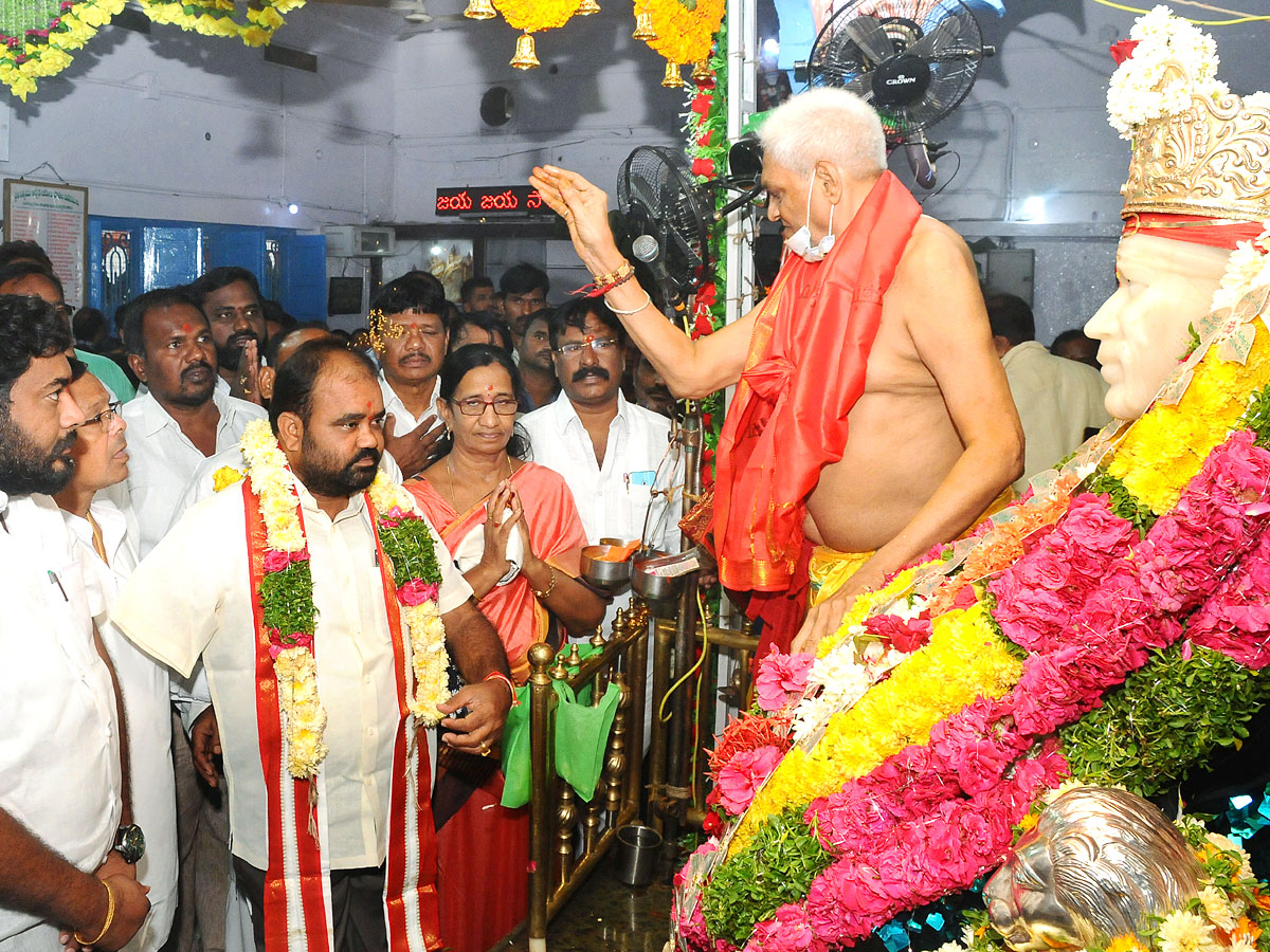 Guru Purnima Celebrations Across Telugu States Photos - Sakshi7