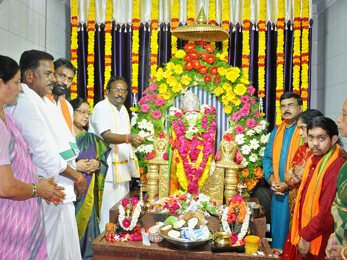 Guru Purnima Celebrations Across Telugu States Photos - Sakshi8