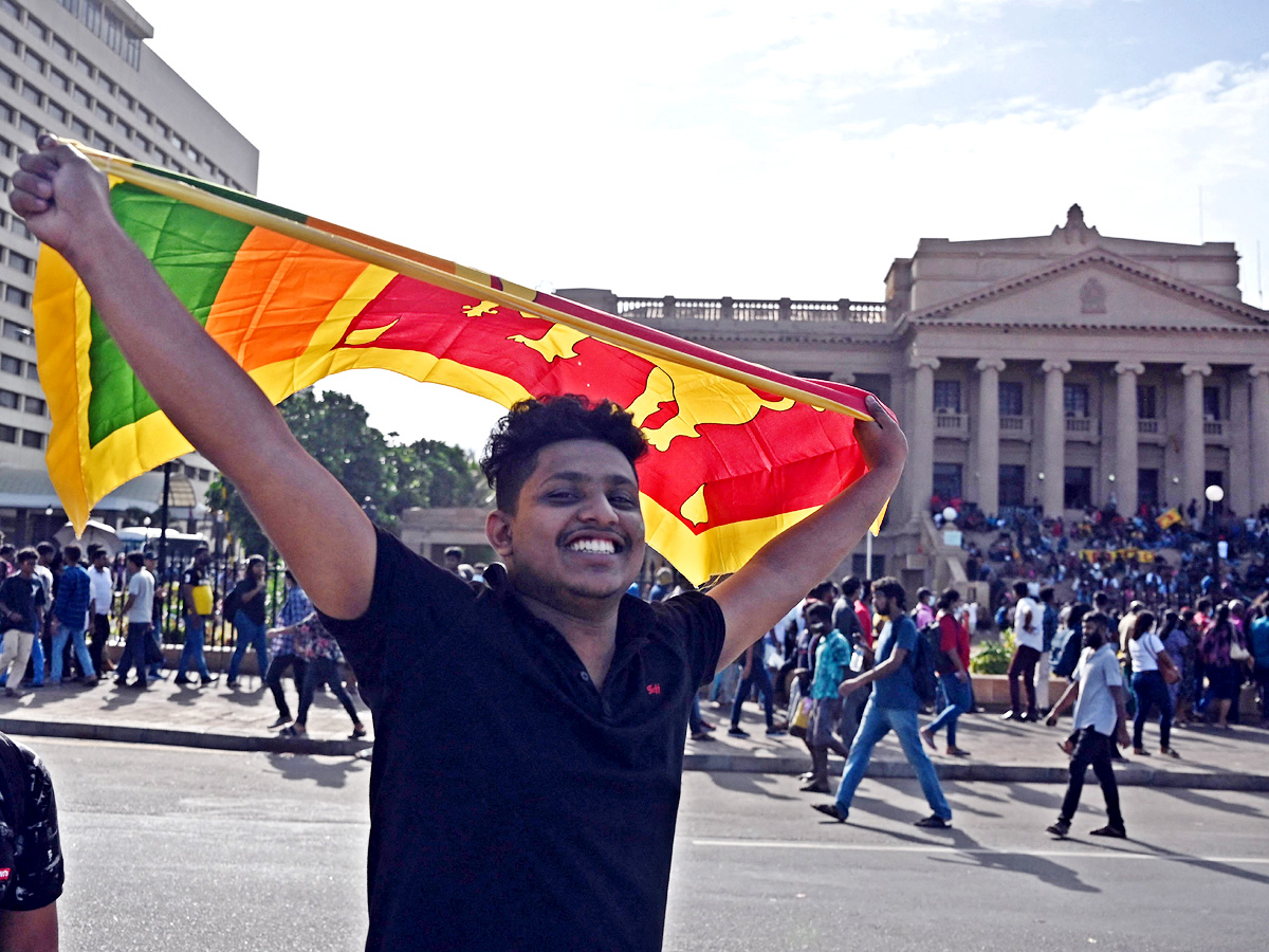 Sri Lanka crisis PM declares state of emergency as President flees Photo Gallery - Sakshi6