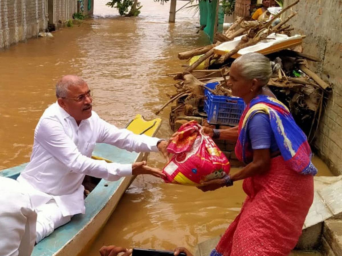 Heavy Rains Inundation Both Andhra Pradesh And Telangana States - Sakshi17