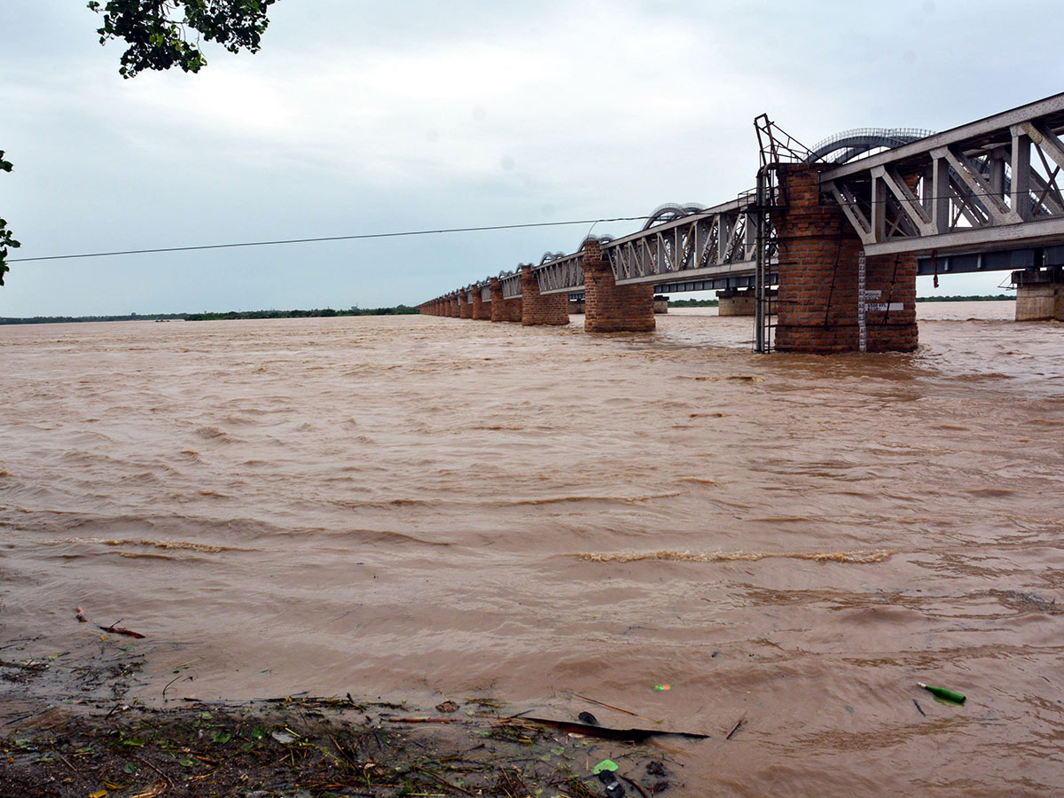 Heavy Rains Inundation Both Andhra Pradesh And Telangana States - Sakshi20