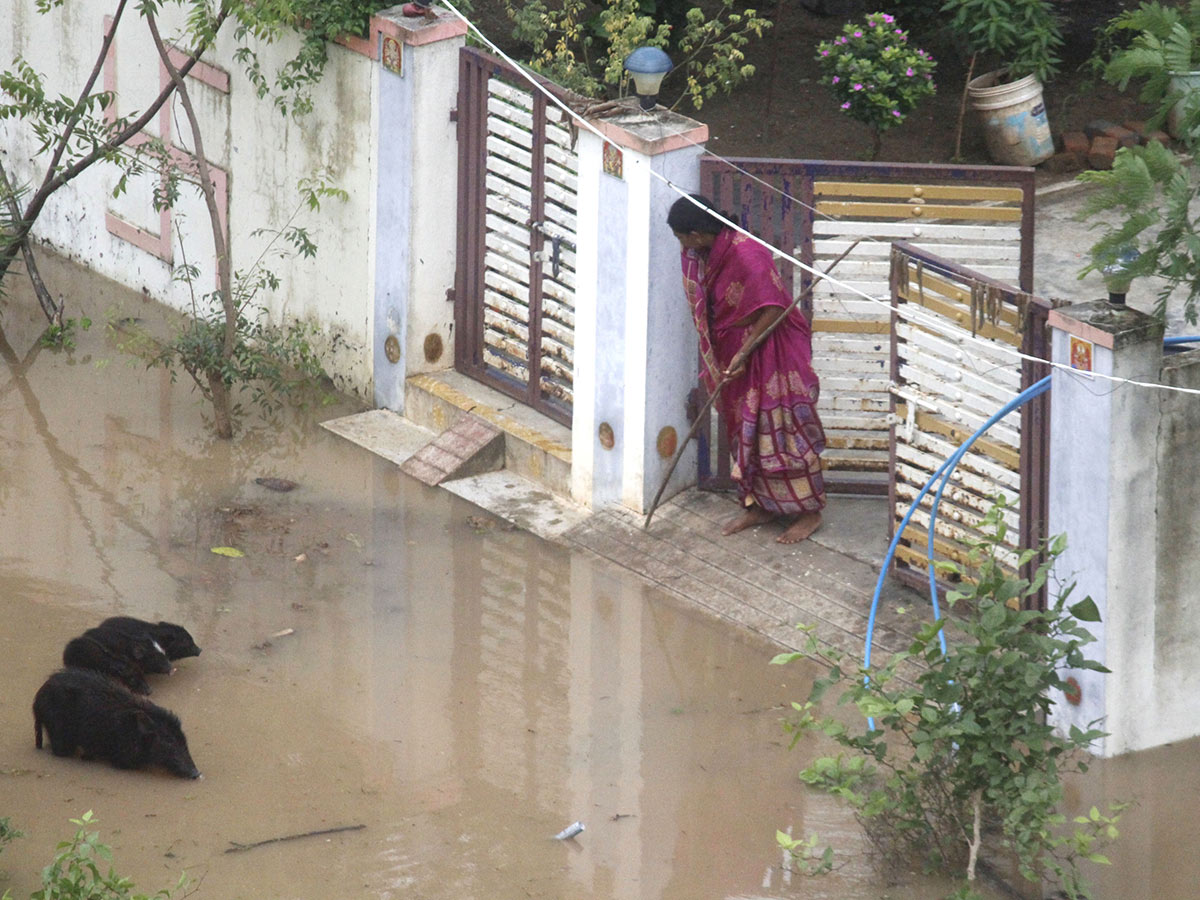 Heavy Rains Inundation Both Andhra Pradesh And Telangana States - Sakshi22