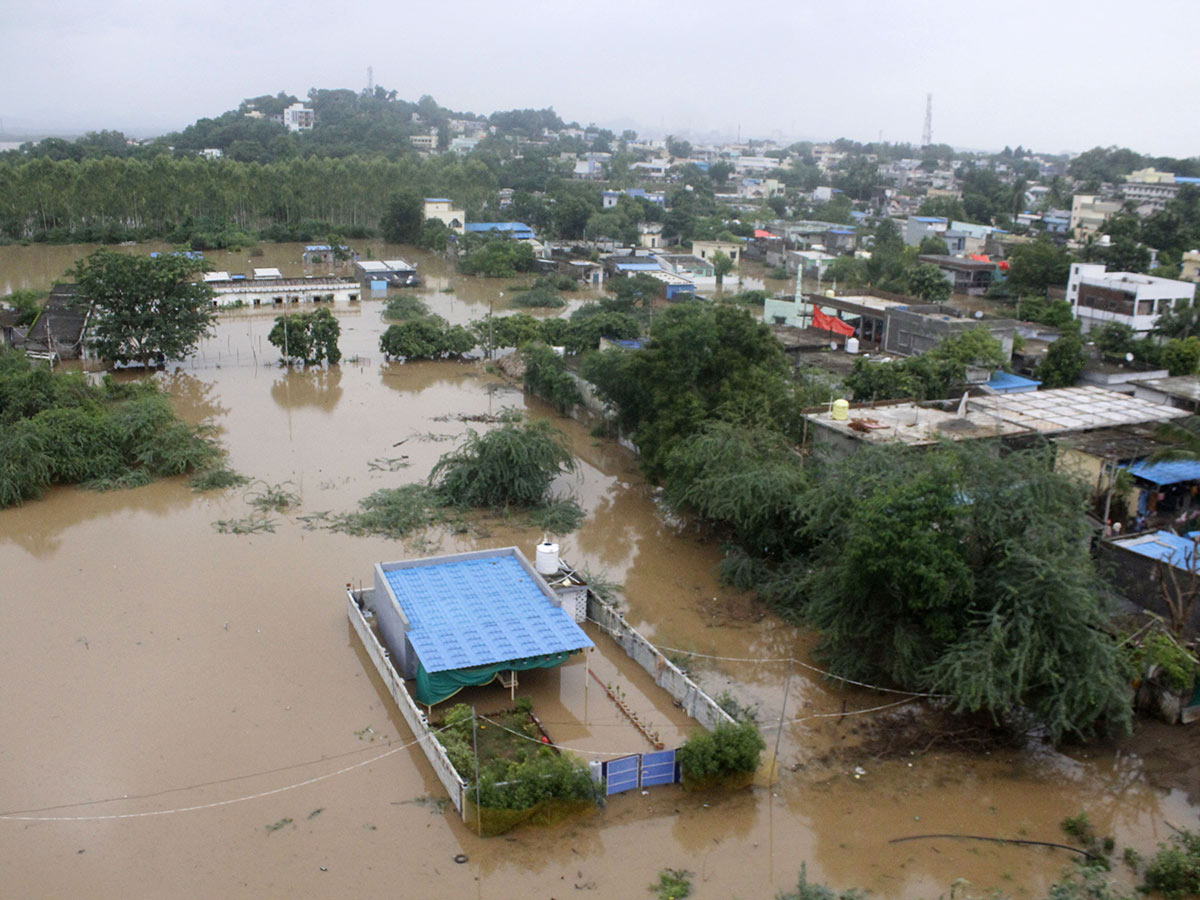 Heavy Rains Inundation Both Andhra Pradesh And Telangana States - Sakshi24