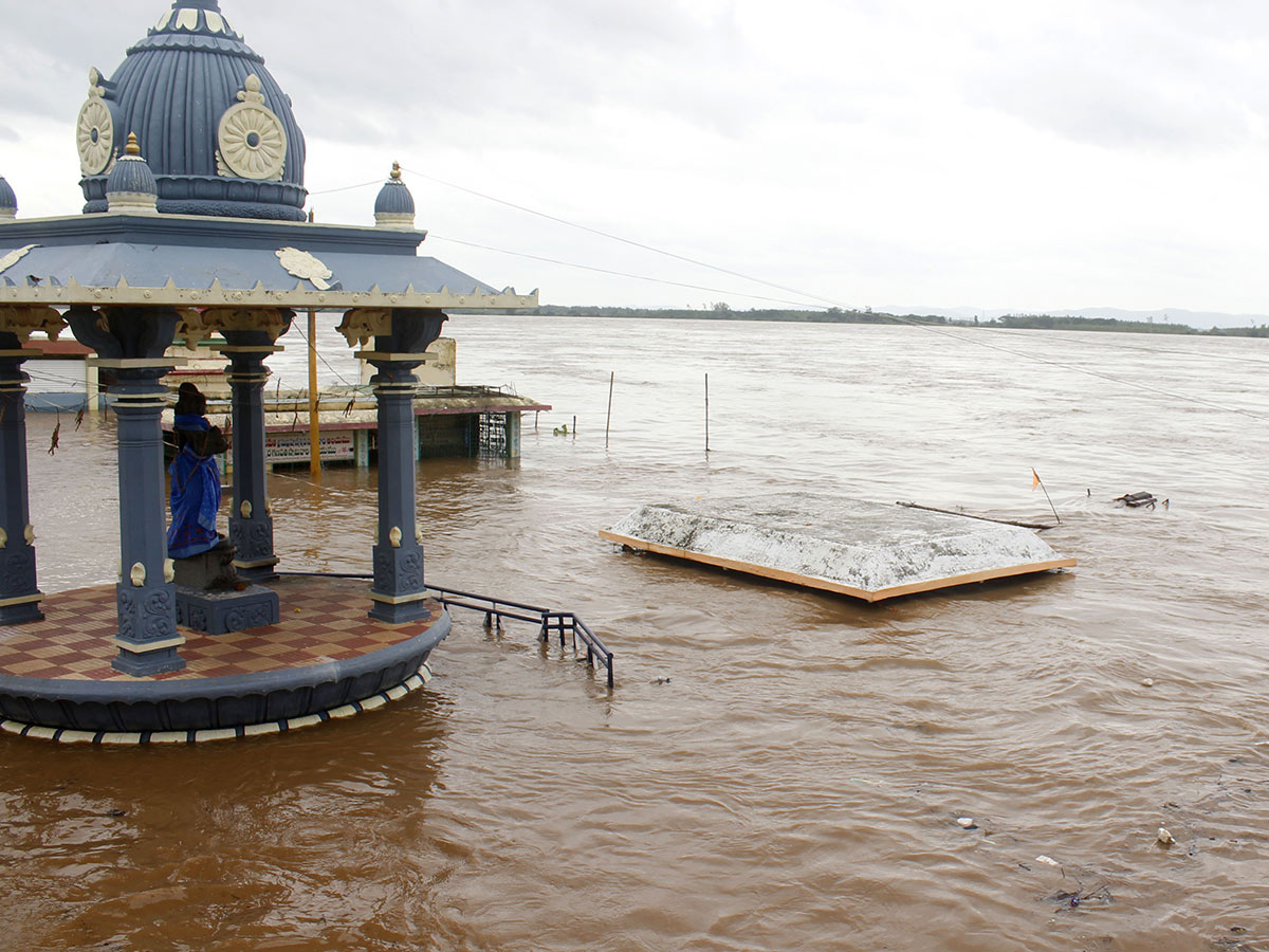 Heavy Rains Inundation Both Andhra Pradesh And Telangana States - Sakshi25