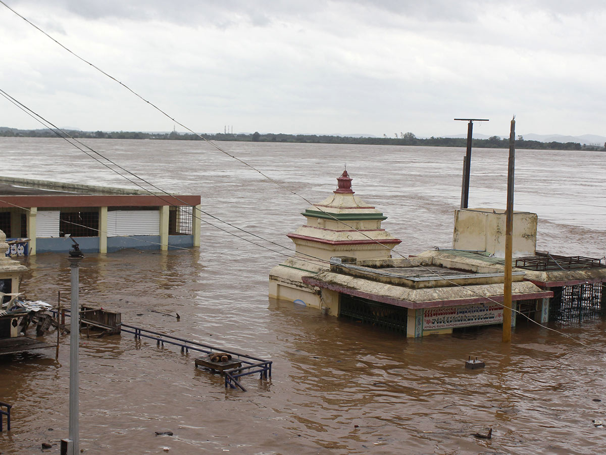 Heavy Rains Inundation Both Andhra Pradesh And Telangana States - Sakshi26