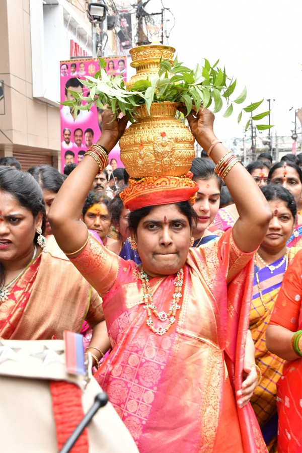 Sri Ujjaini Mahakali Bonalu Photos  - Sakshi13