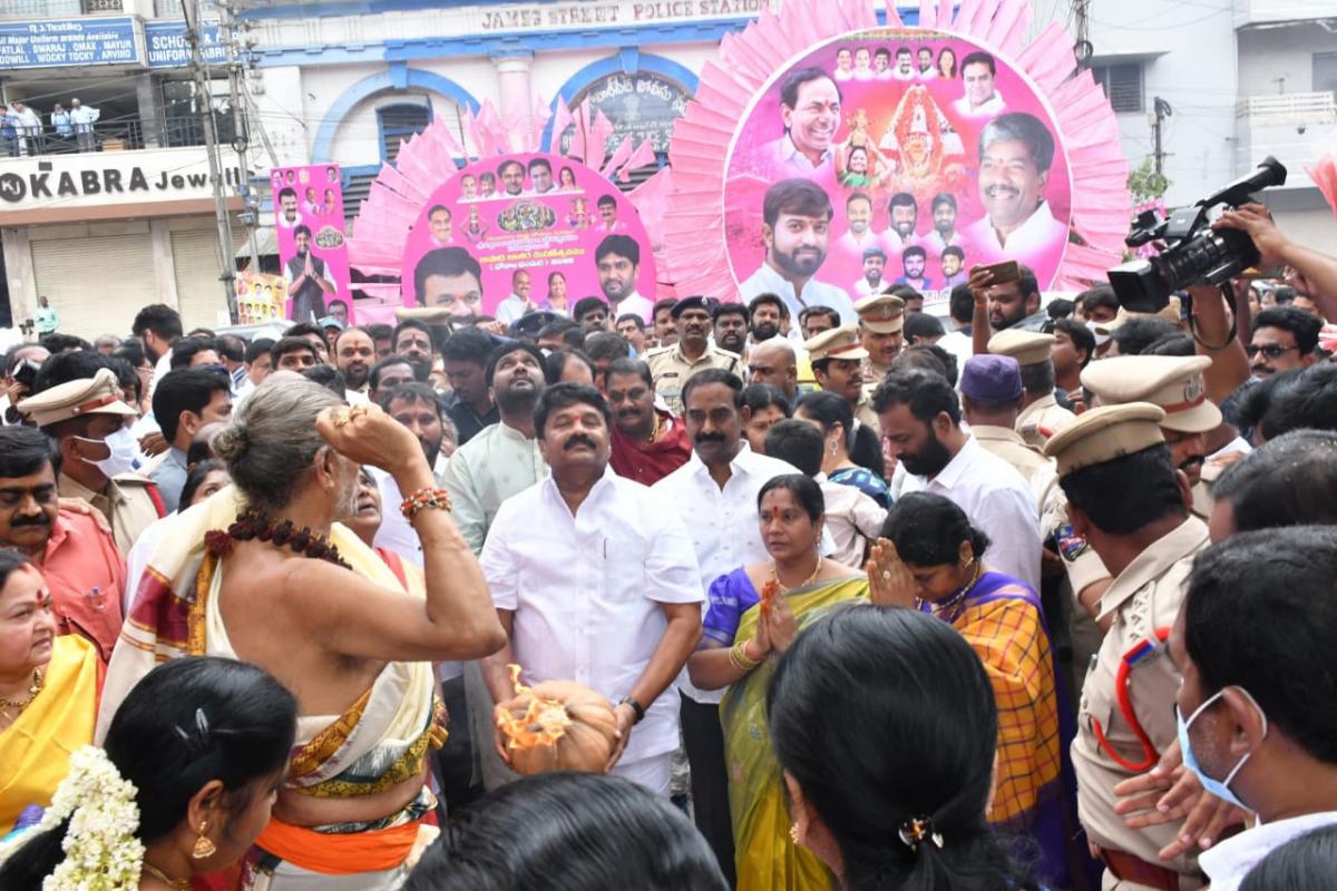 Sri Ujjaini Mahakali Bonalu Photos  - Sakshi16